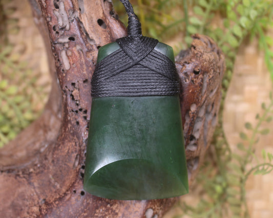 Kawakawa Pounamu Toki