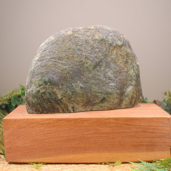 Freeform Pounamu Sculpture - Flower Jade Pounamu - NZ Greenstone