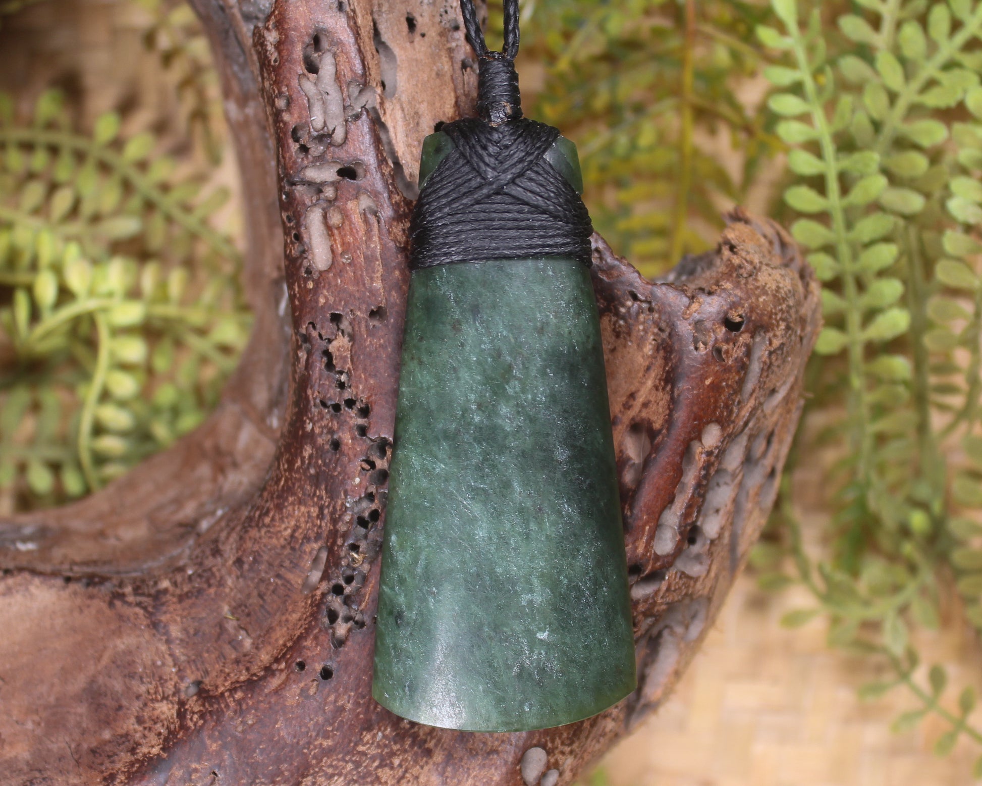 Kawakawa Pounamu Toki