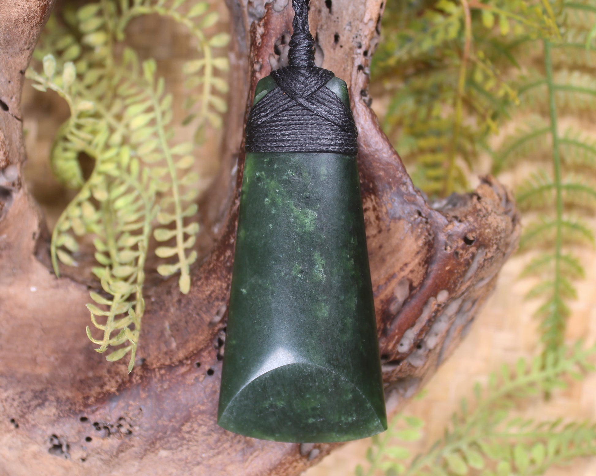 Kawakawa Pounamu Toki