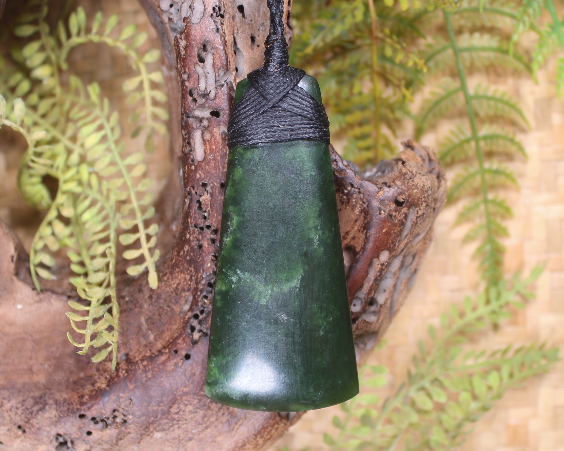 Kawakawa Pounamu Toki