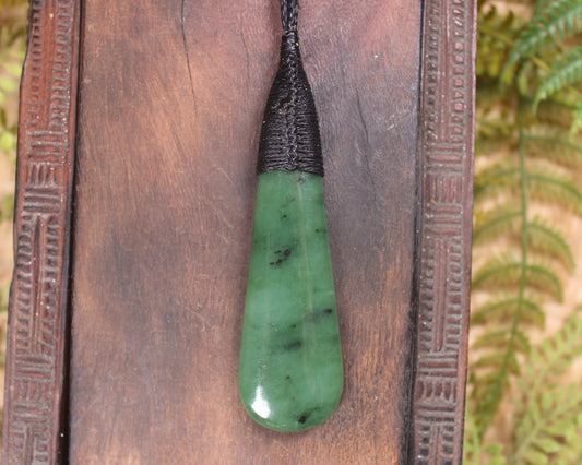 Roimata Teardrop carved from Hapopo Pounamu - NZ Greenstone