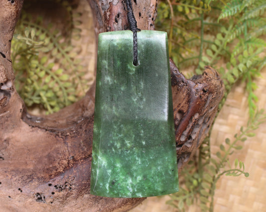 Hapopo Pounamu Toki - NZ Greenstone
