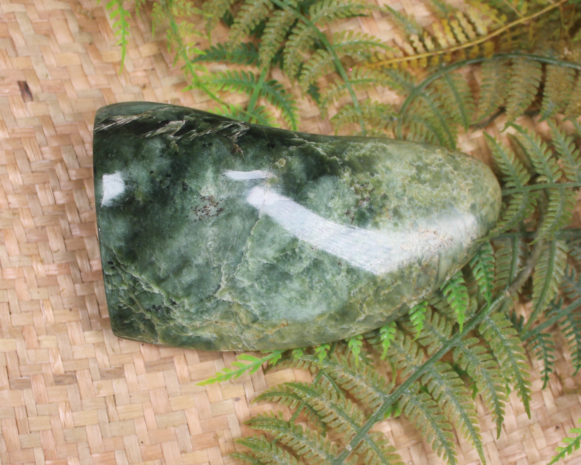 Freeform Pounamu Sculpture - Flower Jade Pounamu - NZ Greenstone