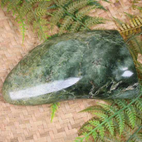 Freeform Pounamu Sculpture - Flower Jade Pounamu - NZ Greenstone