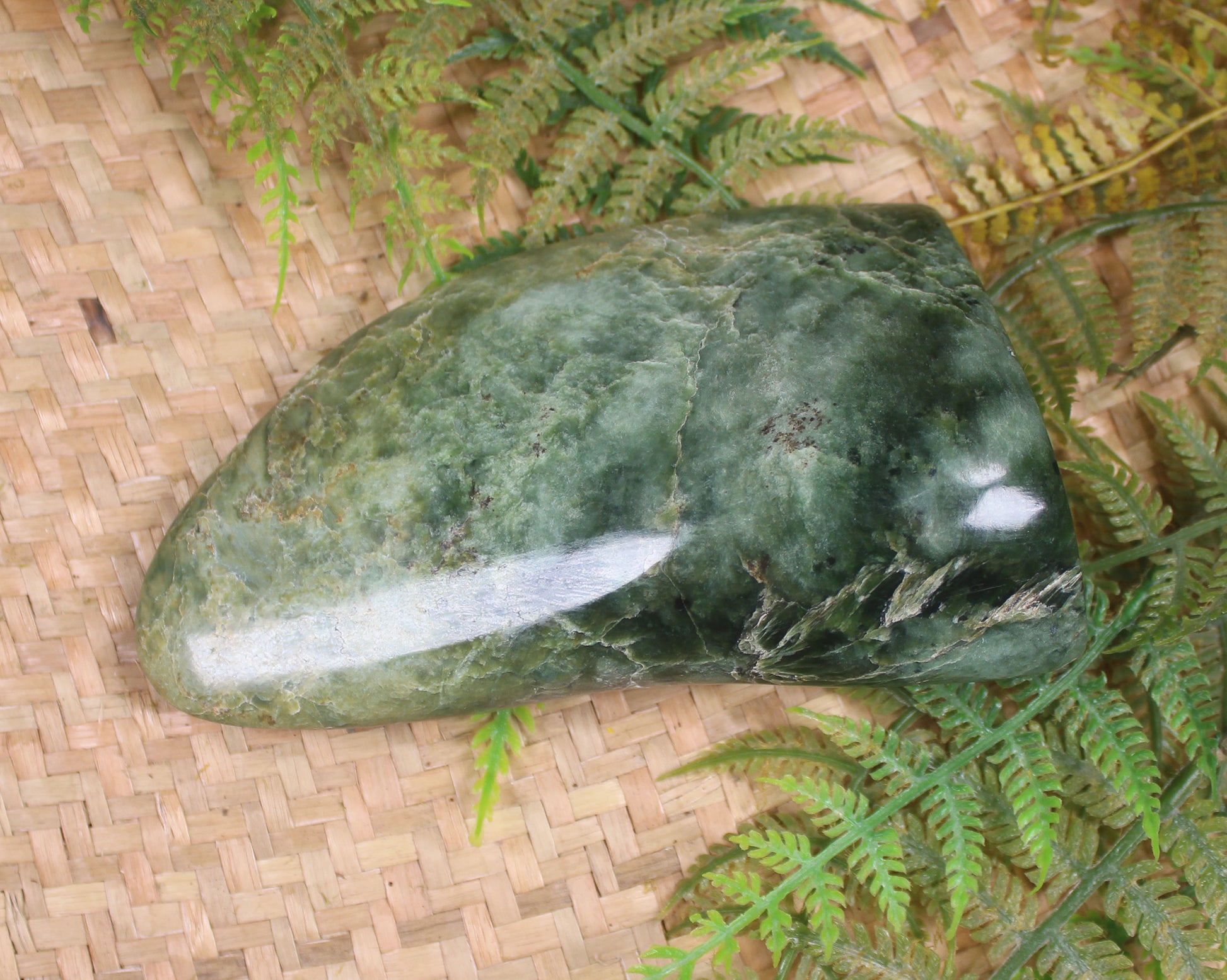 Freeform Pounamu Sculpture - Flower Jade Pounamu - NZ Greenstone