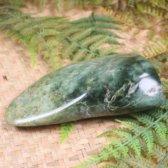 Freeform Pounamu Sculpture - Flower Jade Pounamu - NZ Greenstone