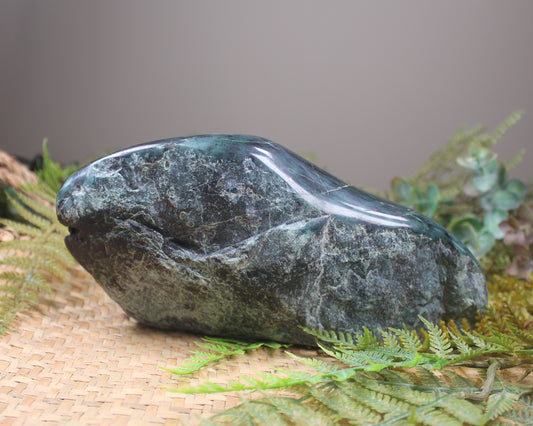 Freeform Serpentine Pounamu Sculpture - NZ Greenstone