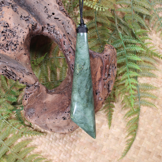 Kawakawa Pounamu Toki