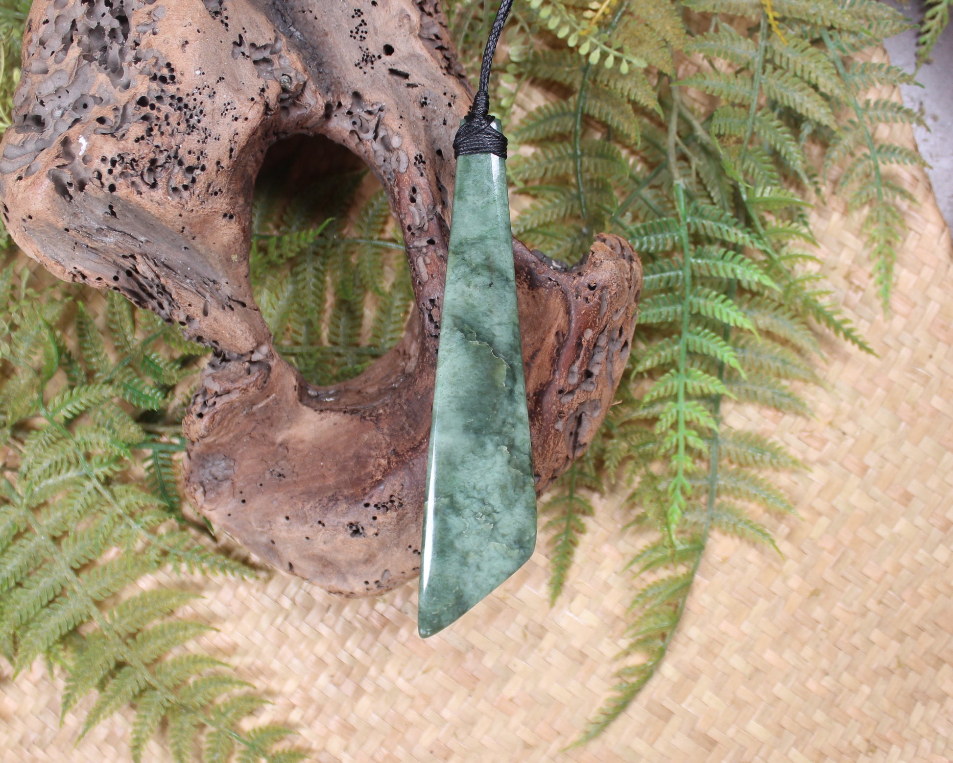 Kawakawa Pounamu Toki