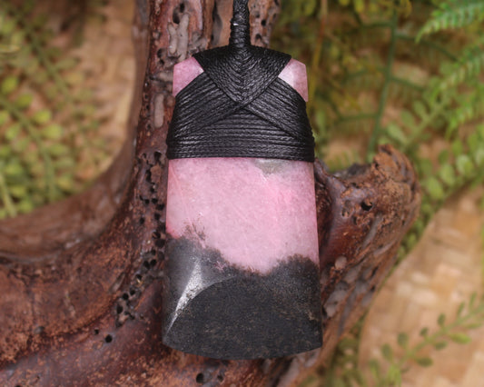 NZ Rhodonite Toki