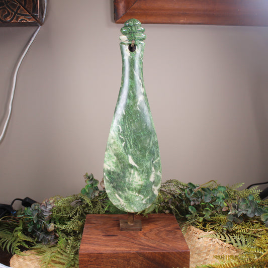 Hapopo Pounamu Mere with Stand - NZ Greenstone