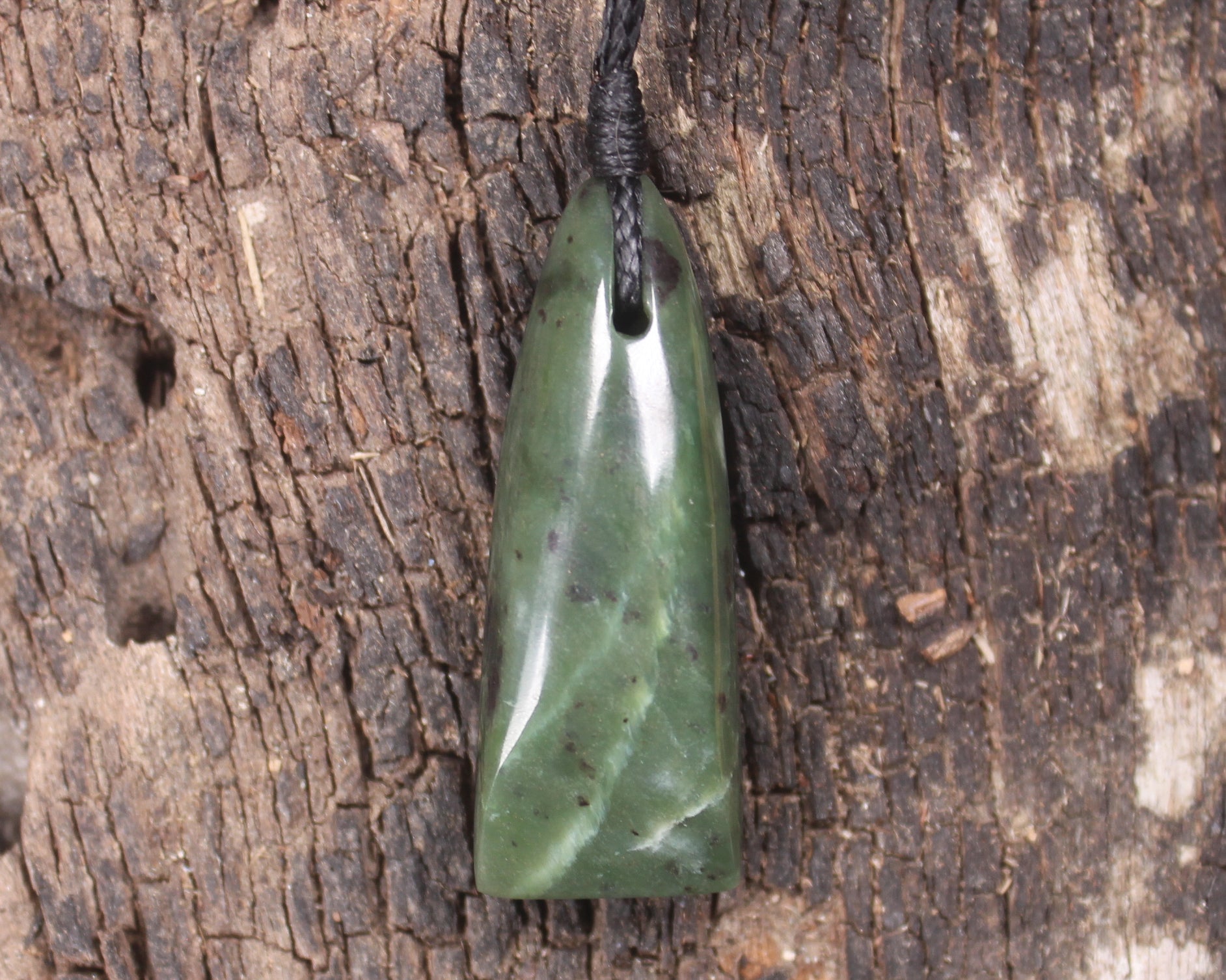 Hapopo Pounamu Toki - NZ Greenstone
