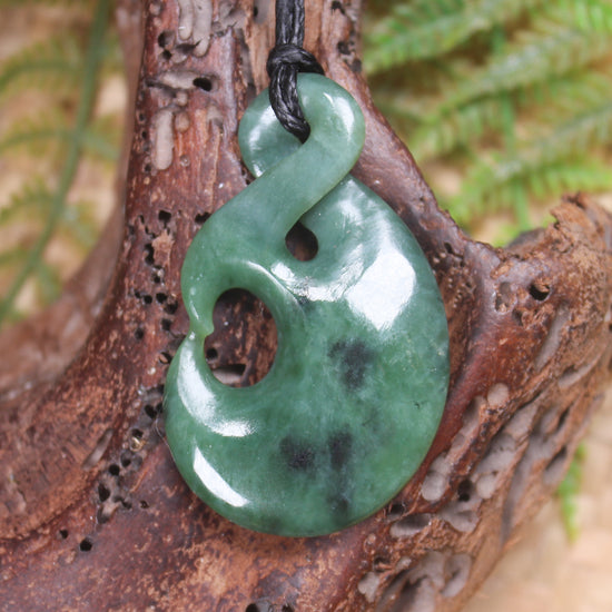 Inanga Koru Twist Pendant - NZ Greenstone