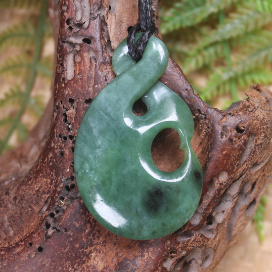 Inanga Koru Twist Pendant - NZ Greenstone
