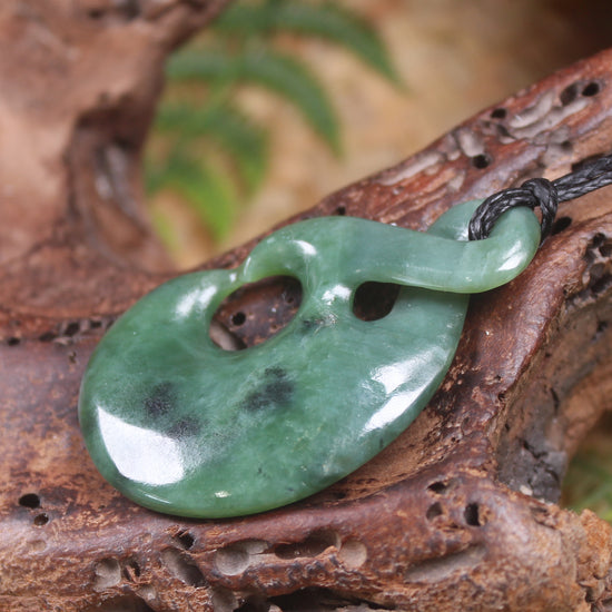 Inanga Koru Twist Pendant - NZ Greenstone