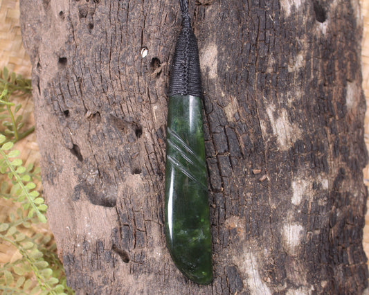 Kawakawa Pounamu Roimata Pendant - NZ Greenstone