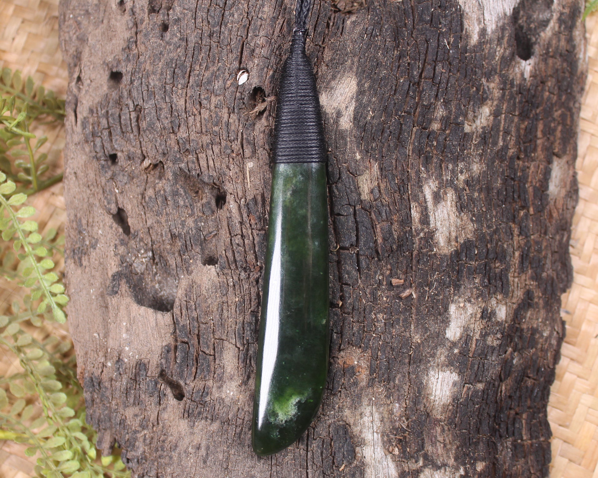Kawakawa Pounamu Roimata Pendant - NZ Greenstone