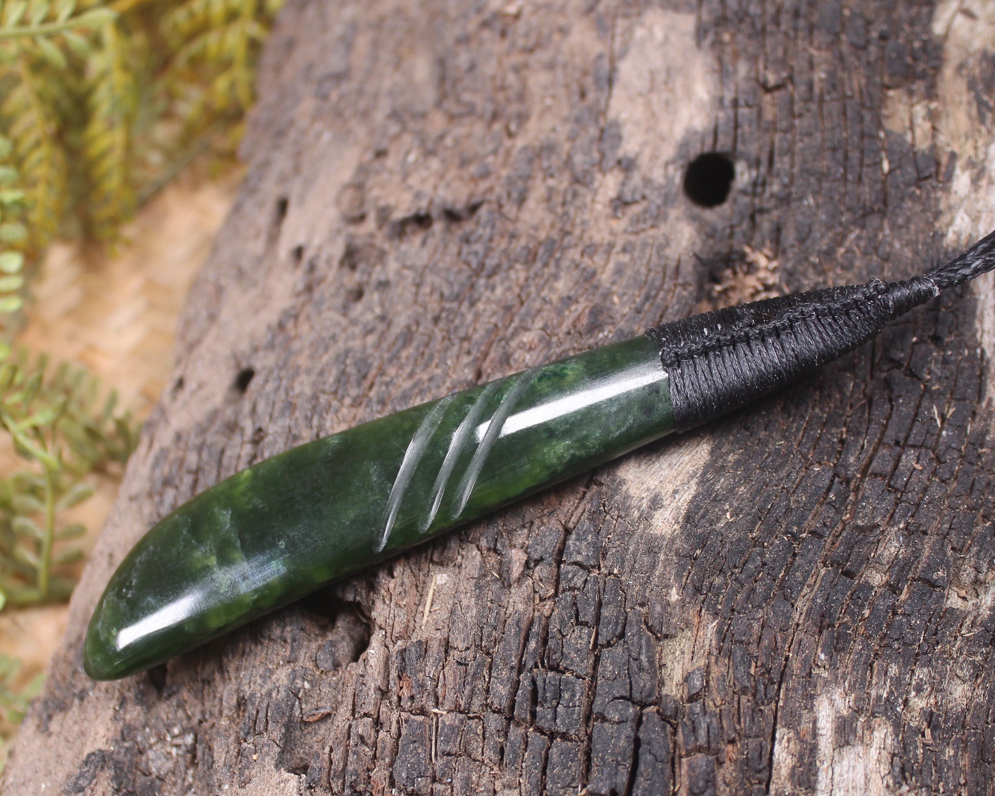 Kawakawa Pounamu Roimata Pendant - NZ Greenstone