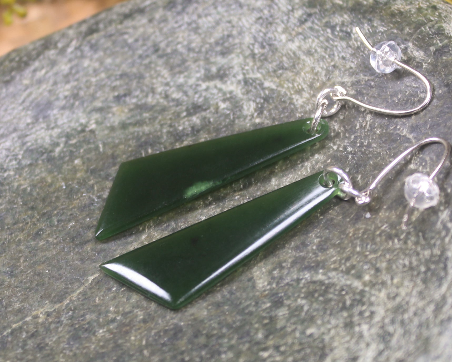 Roimata or Teardrop earrings carved from Kawakawa Pounamu - NZ Greenstone