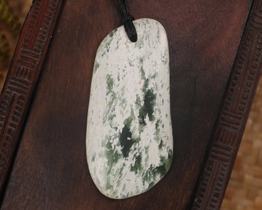 Flower Jade Pounamu Roimata Pendant - NZ Greenstone