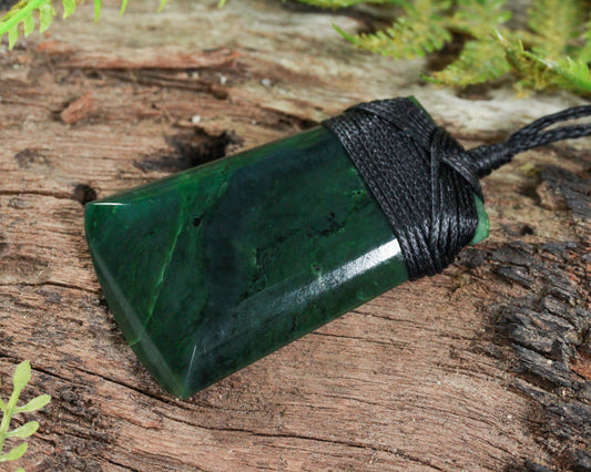 NZ Greenstone Small Toki Pendant (BK449) Kawakawa Pounamu