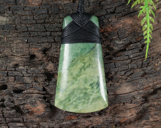 NZ Greenstone Medium Toki Pendant (BM073) Flower Jade Pounamu