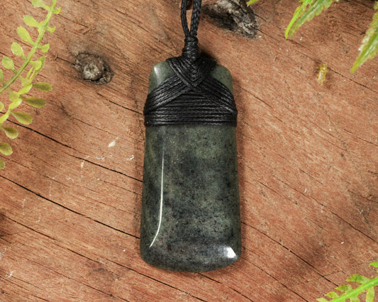 NZ Serpentine Small Toki Pendant (BM100)