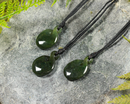 NZ Greenstone XSmall Twist Pendant (BN155) Kawakawa Pounamu