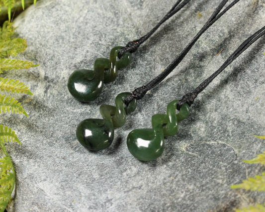 NZ Greenstone XSmall Twist Pendant (BN159) Kawakawa Pounamu