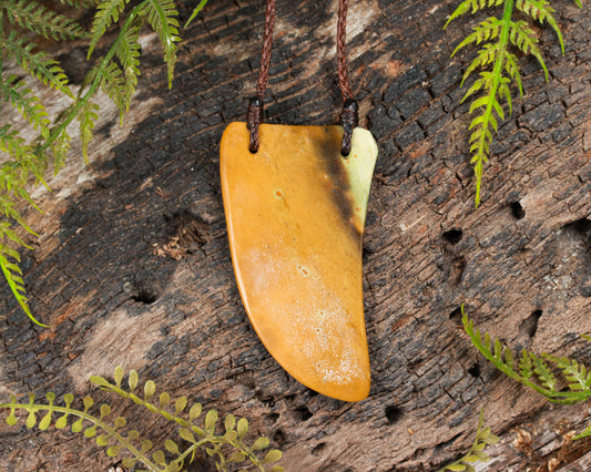 NZ Greenstone Medium Freeform Niho Taniwha Tooth Pendant (BN019) Flower Jade Pounamu