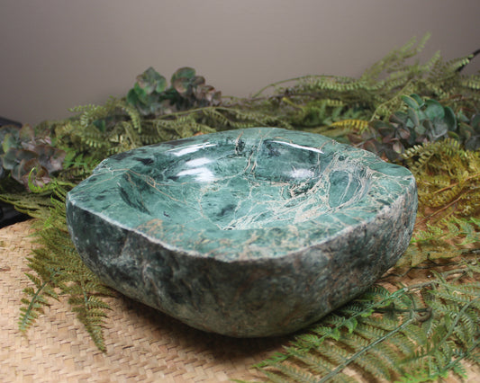 NZ Serpentine Bowl