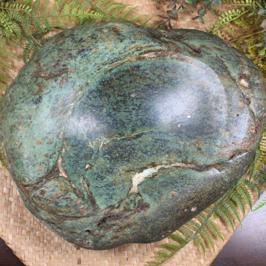 Serpentine Pounamu bowl sculpture