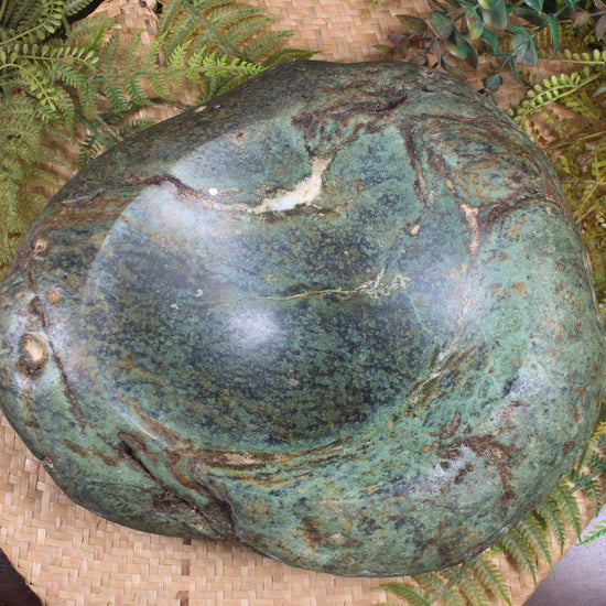 Serpentine Pounamu bowl sculpture