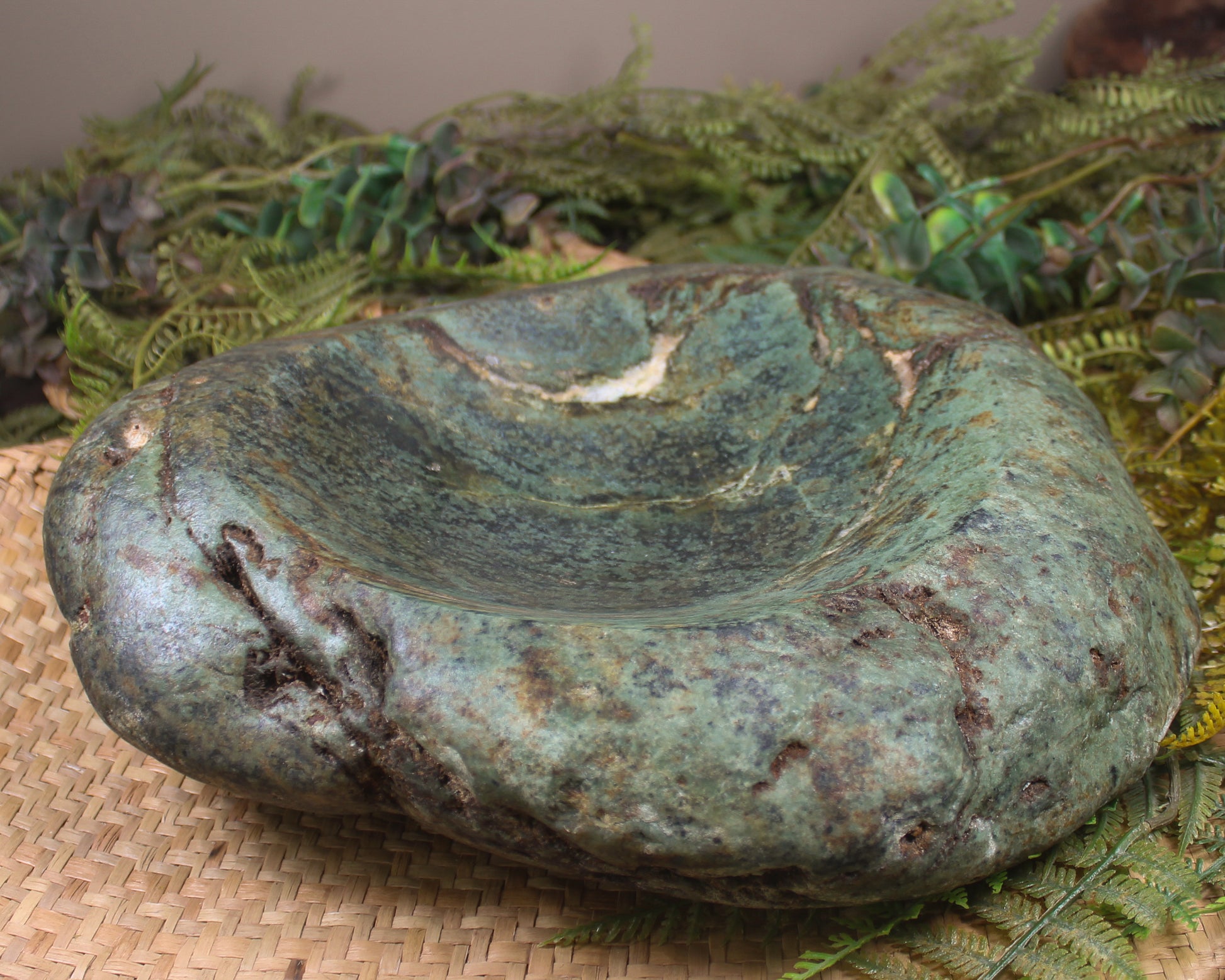 Serpentine Pounamu bowl sculpture