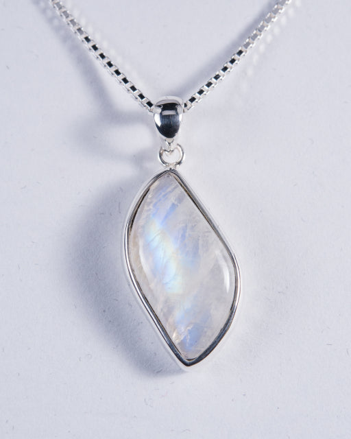 Rainbow Moonstone Sterling Silver Pendant (AH878)