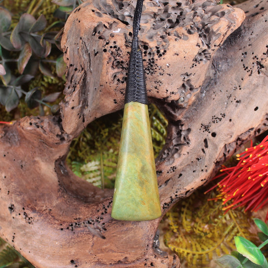 Toki or Adze Pendant carved from Flower Jade Pounamu - NZ Greenstone