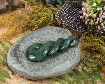 Twist or Pikorua carved from Hapopo Pounamu - NZ Greenstone
