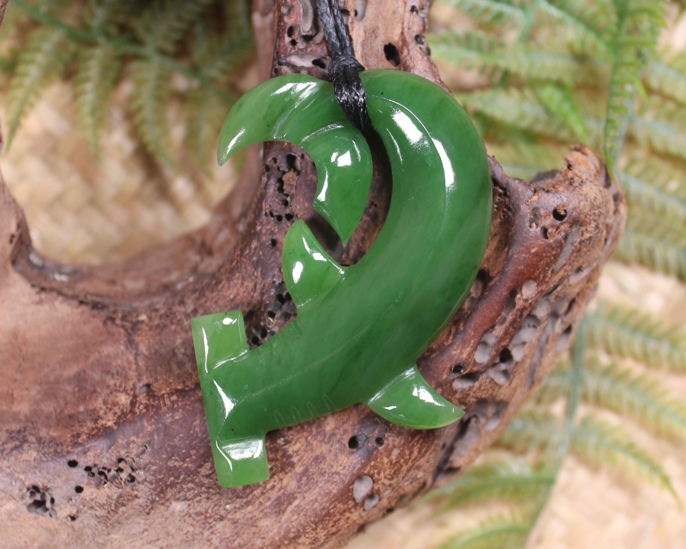 Hammerhead pendant carved from Hapopo Pounamu - NZ Greenstone