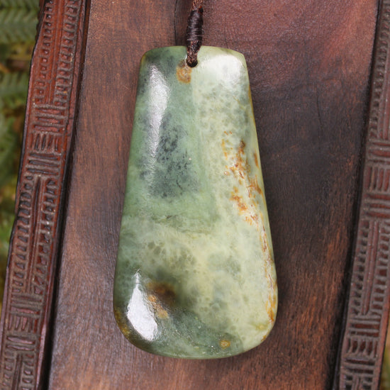 Flower Jade Pounamu Toki