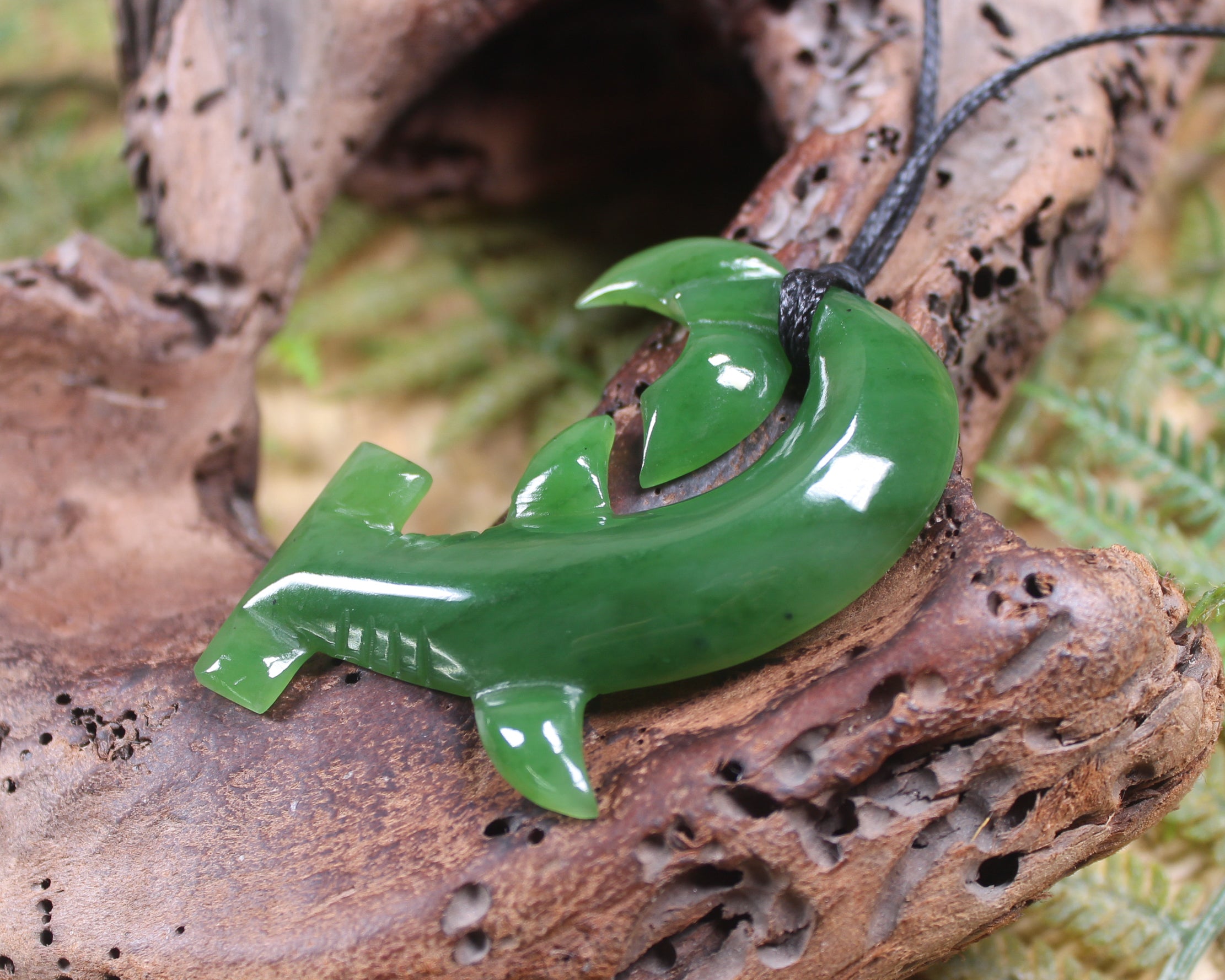 Hammerhead pendant carved from Hapopo Pounamu - NZ Greenstone