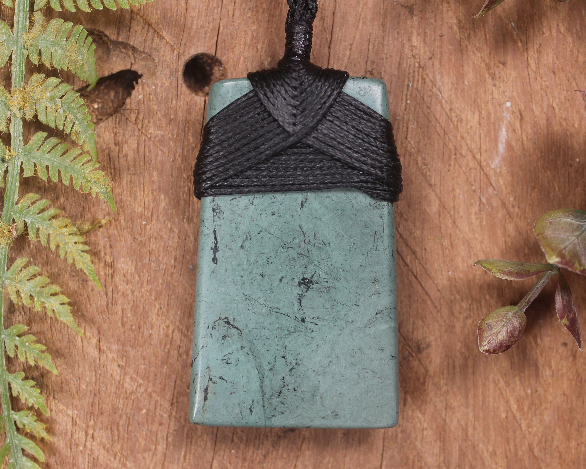 Toki or Adze Pendant carved from NZ Argillite