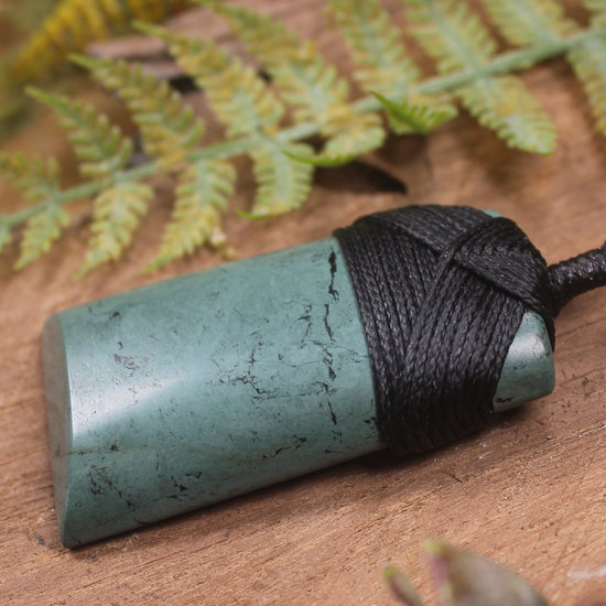 Toki or Adze Pendant carved from NZ Argillite