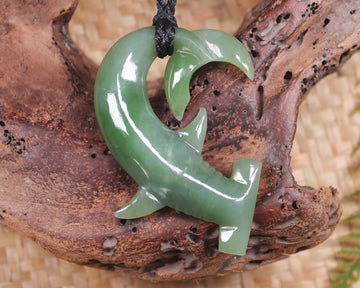 Hammerhead pendant carved from Inanga Pounamu - NZ Greenstone