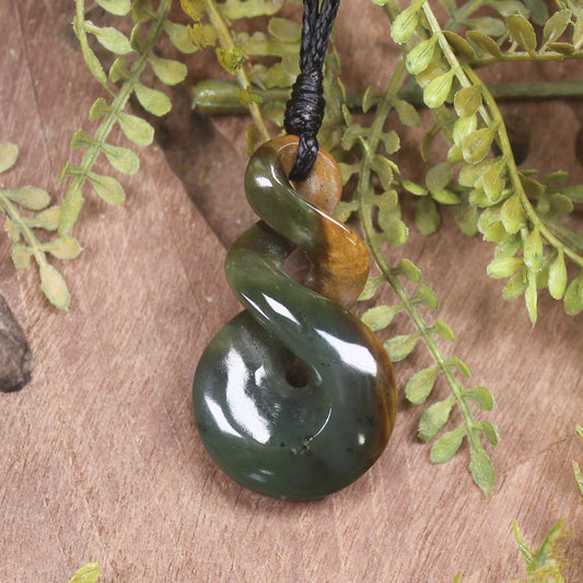 Twist or Pikorua carved from Totoweka Pounamu - NZ Greenstone