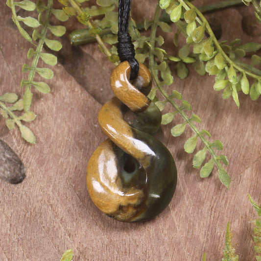 Twist or Pikorua carved from Totoweka Pounamu - NZ Greenstone