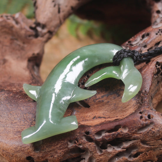 Hammerhead pendant carved from Inanga Pounamu - NZ Greenstone
