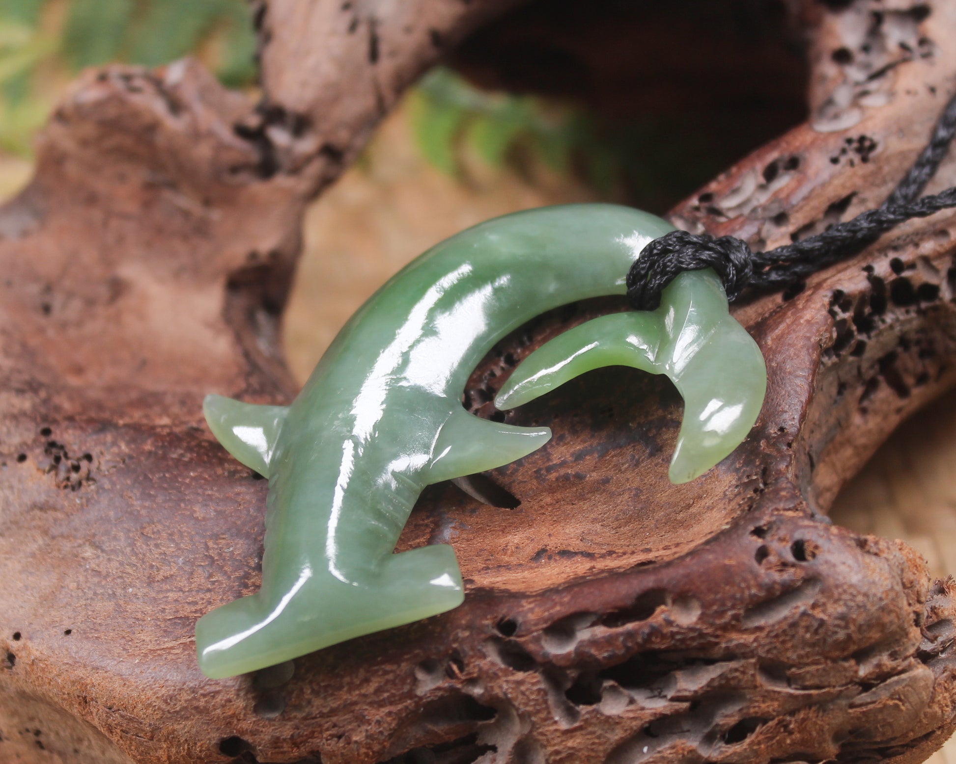 Hammerhead pendant carved from Inanga Pounamu - NZ Greenstone