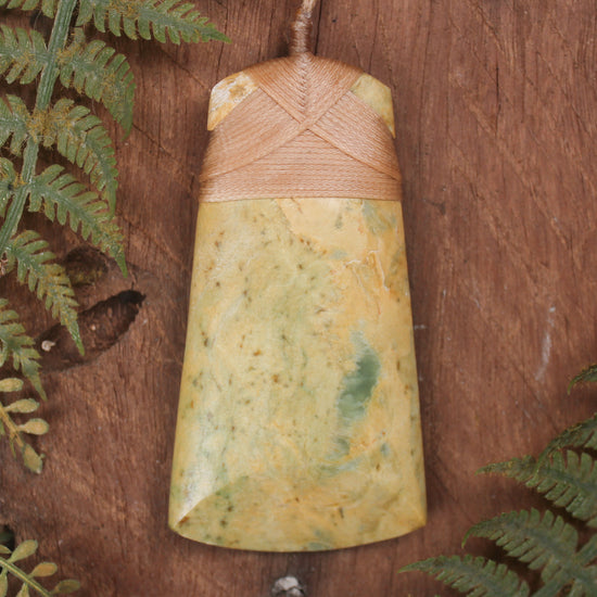 Flower Jade Pounamu Toki