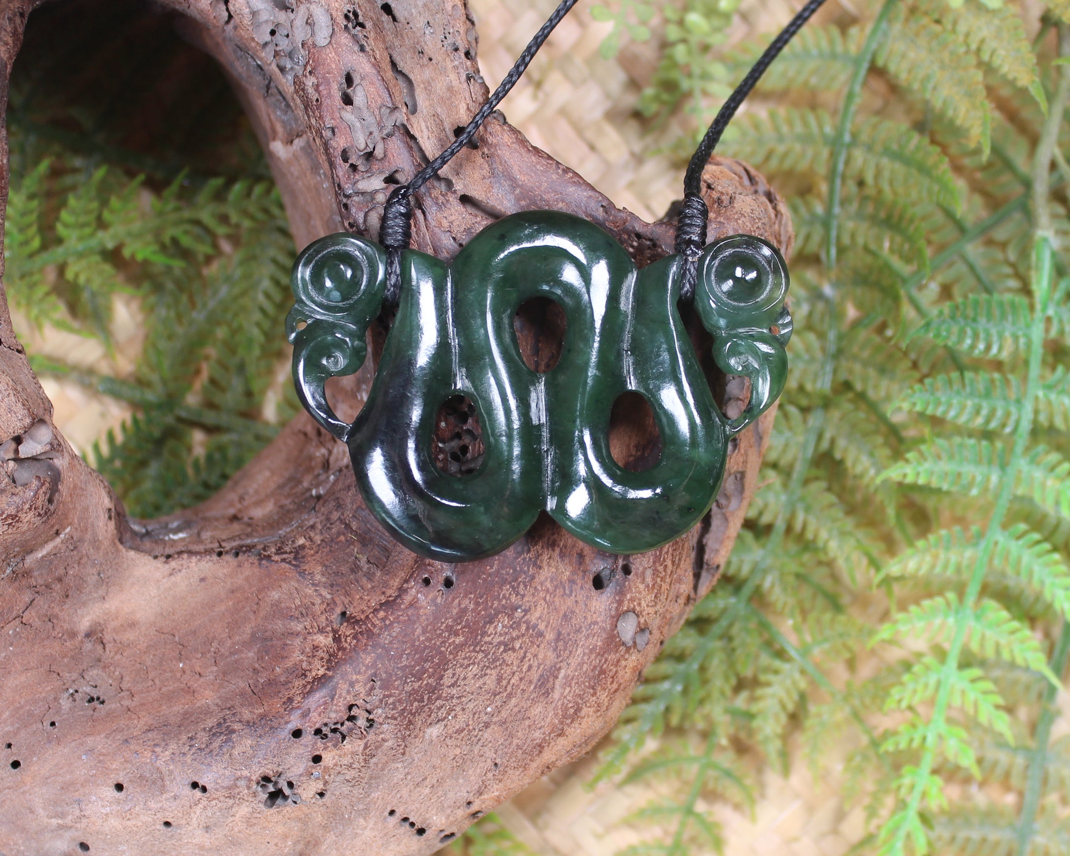 Pekapeka Pendant carved from Kawakawa Pounamu - NZ Greenstone